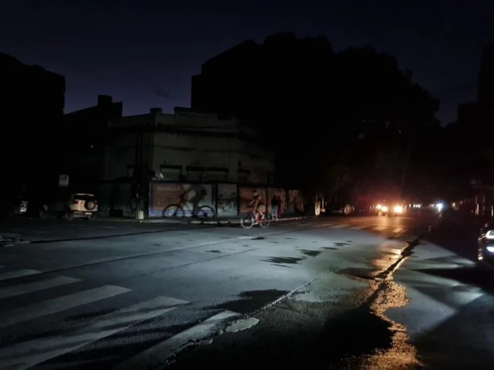 Tucumán sufrió varios cortes de energía durante el domingo.