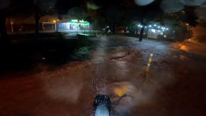 La lluvia generó destrozos en las provincias del norte.