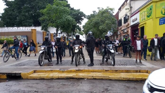 Yerba Buena se une al esfuerzo por detener las peleas callejeras entre estudiantes, priorizando la seguridad y el bienestar de la comunidad.