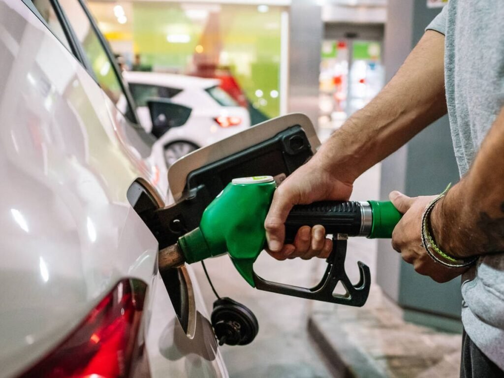 Desde el 1 de julio de 2024, los precios de los combustibles en Tucumán y en todo el país aumentan hasta un 4%. Conocé los nuevos valores de la nafta y el gasoil en la provincia.